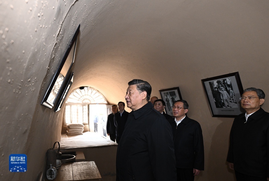 瞻仰延安革命紀念地04.jpg